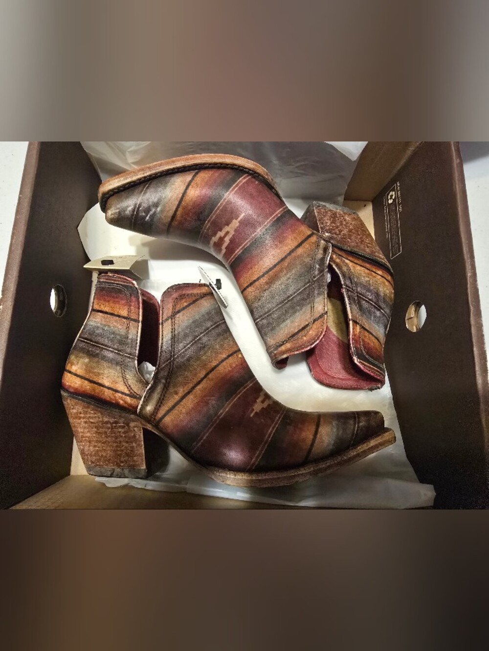 *Rare* NIB Ariat 8.5 Dixon Bootie In Saddle Blanket Serape, Vintage Look - Picture 2 of 8
